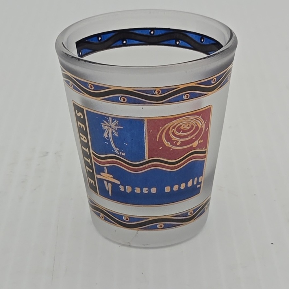 SEATTLE WASHINGTON SPACE‎ NEEDLE SHOT GLASS